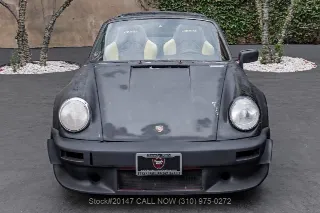 Foto 2 di 24: 1974 Porsche 911