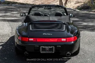 Foto 8 di 24: 1998 Porsche 993