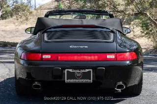 Foto 9 di 24: 1998 Porsche 993
