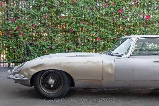 Foto 12 di 24: 1963 Jaguar XKE