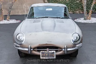 Foto 2 di 24: 1963 Jaguar XKE