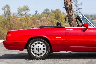 Foto 16 di 24: 1992 Alfa Romeo Spider