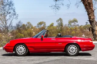 Foto 17 di 24: 1992 Alfa Romeo Spider