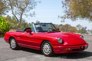 Foto 2 di 24: 1992 Alfa Romeo Spider