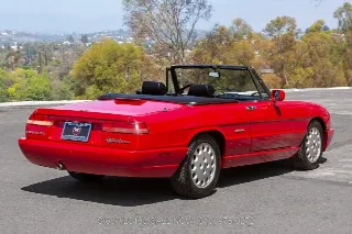Foto 4 di 24: 1992 Alfa Romeo Spider