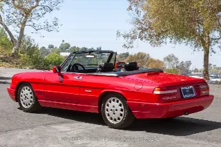 Foto 6 di 24: 1992 Alfa Romeo Spider