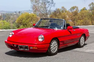 Foto 7 di 24: 1992 Alfa Romeo Spider
