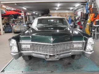 Photo 13 of 79: Cadillac