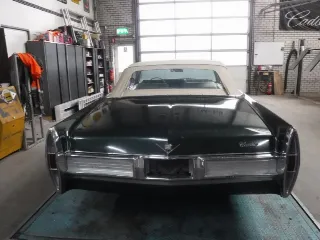 Photo 3 of 79: Cadillac
