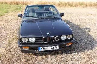 Foto 3 di 8: BMW 320i Cabriolet | 1987 | Route 66 Auctions