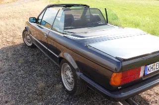 Foto 7 di 8: BMW 320i Cabriolet | 1987 | Route 66 Auctions