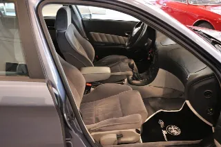 Foto 7 di 25: Alfa Romeo 166 2.0i V6 turbo cat Super CRS a libretto