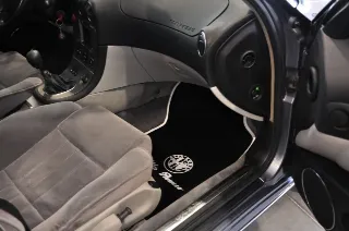 Foto 16 di 25: Alfa Romeo 166 2.0i V6 turbo cat Super