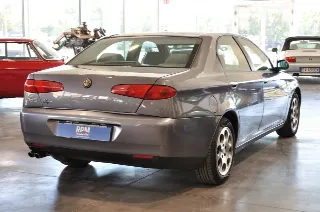 Foto 22 di 25: Alfa Romeo 166 2.0i V6 turbo cat Super