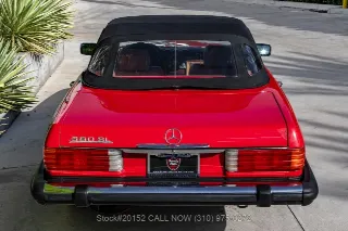 Foto 12 von 24: 1985 Mercedes Benz 380SL