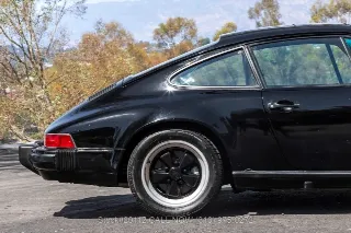 Foto 12 di 24: 1986 Porsche Carrera