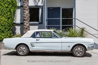 Foto 10 di 24: 1966 Ford Mustang