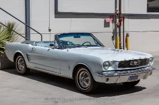 Foto 3 di 24: 1966 Ford Mustang