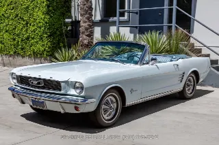 Foto 8 di 24: 1966 Ford Mustang