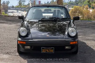 Foto 12 di 24: 1988 Porsche Carrera