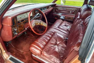 Foto 2 di 8: Lincoln Continental Town Car | 1979 | Route 66 Auctions
