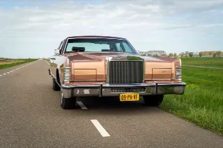 Foto 4 di 8: Lincoln Continental Town Car | 1979 | Route 66 Auctions