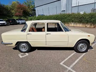 Foto 5 di 15: Alfa Romeo Giulia Nuova Super 1300 | Route 66 Auctions
