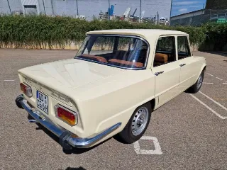 Foto 6 di 15: Alfa Romeo Giulia Nuova Super 1300 | Route 66 Auctions