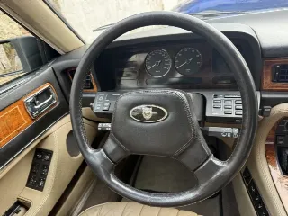 Foto 2 di 8: Jaguar XJ6 | Route 66 Auctions