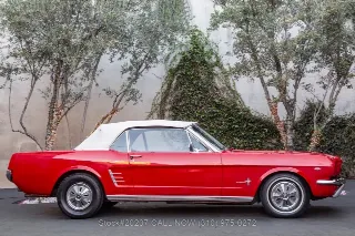 Foto 11 di 24: 1966 Ford Mustang Convertible