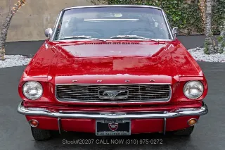 Foto 2 di 24: 1966 Ford Mustang Convertible