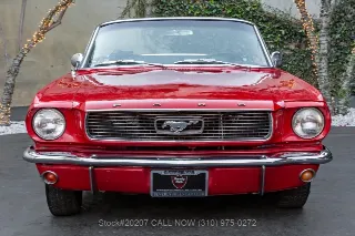 Foto 3 di 24: 1966 Ford Mustang Convertible