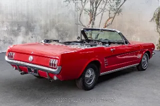 Foto 6 di 24: 1966 Ford Mustang Convertible