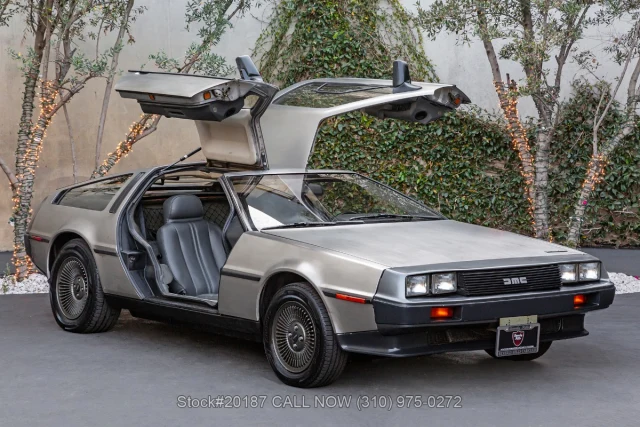 1982 DeLorean DMC 12
