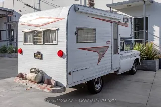 Foto 5 di 24: 1961 Chevrolet Apache 20 Camper