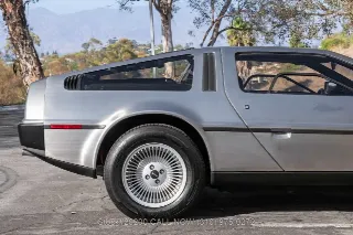 Foto 12 di 24: 1981 DeLorean DMC 12