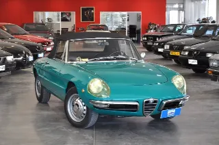Foto 1 di 44: Alfa Romeo Spider 1300 Junior