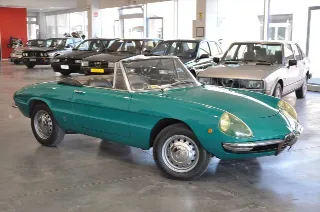 Foto 4 di 44: Alfa Romeo Spider 1300 Junior