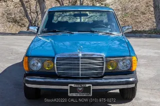 Foto 2 di 24: 1982 Mercedes Benz 300D