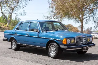 Foto 3 di 24: 1982 Mercedes Benz 300D
