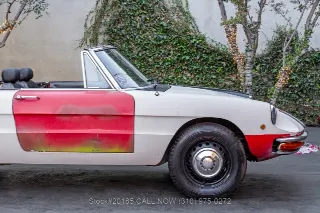 Foto 16 di 24: 1969 Alfa Romeo 1750 Spider