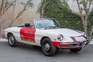 Foto 1 di 24: 1969 Alfa Romeo 1750 Spider