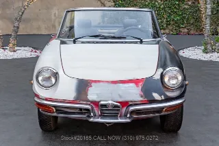 Foto 2 di 24: 1969 Alfa Romeo 1750 Spider