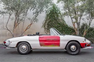 Foto 4 di 24: 1969 Alfa Romeo 1750 Spider