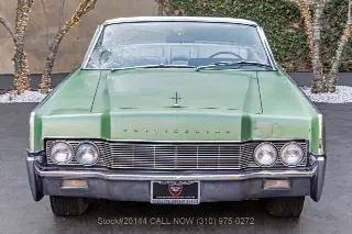 Foto 2 di 24: 1967 Lincoln Continental