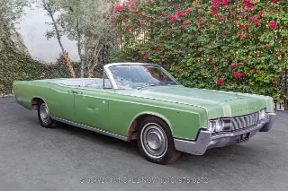 Foto 3 di 24: 1967 Lincoln Continental