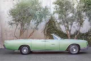 Foto 4 di 24: 1967 Lincoln Continental