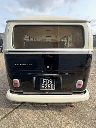 Foto 7 di 8: Volkswagen Type 2 Split-Screen Camper Van | 1966 | Route 66 Auctions