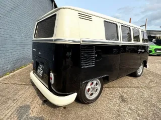 Foto 8 di 8: Volkswagen Type 2 Split-Screen Camper Van | 1966 | Route 66 Auctions