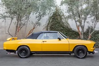 Foto 10 di 24: 1965 Chevrolet Corvair